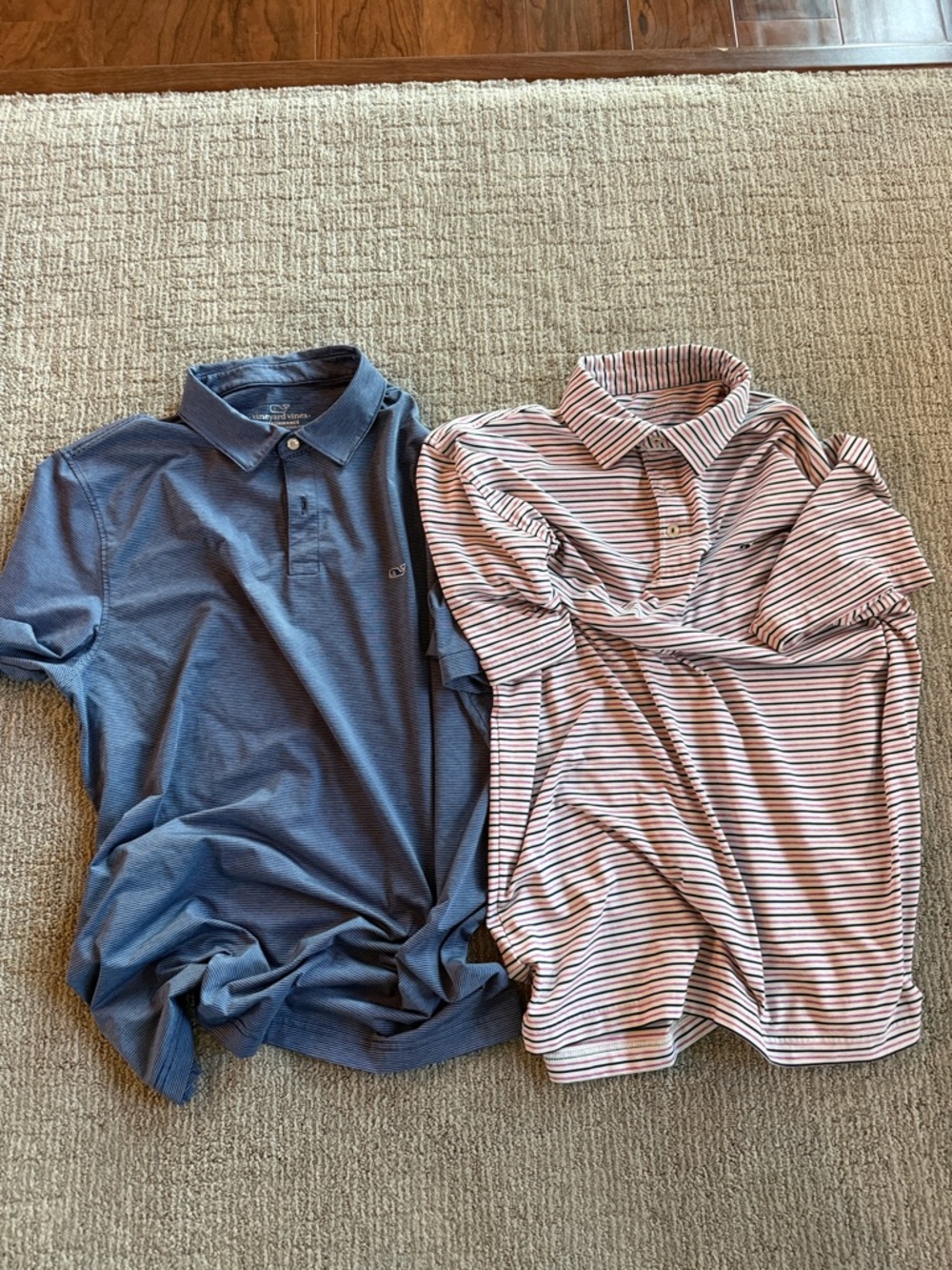 2- Mens large Vineyard Vines performance polos